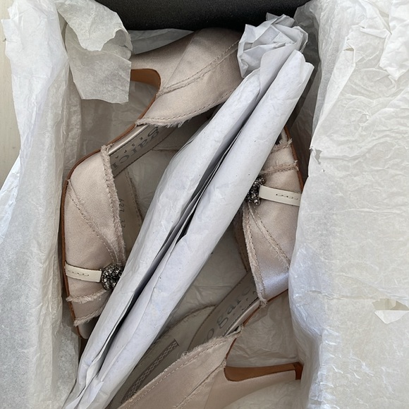 OPEN TOE SATIN PUMP - Picture 10 of 10